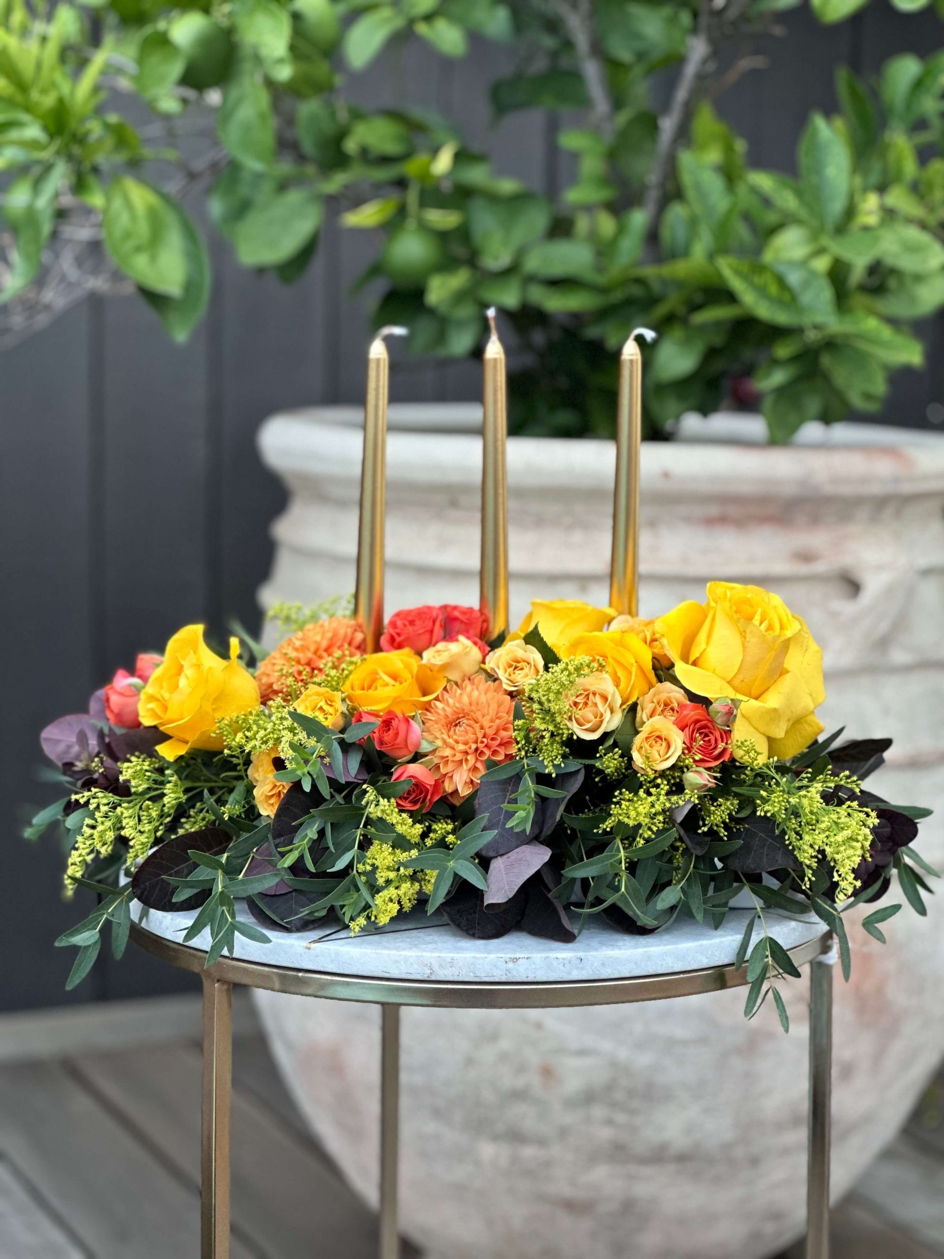 TABLE CENTERPIECE WITH CANDLES